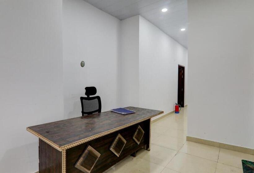 בית מלון כפרי Oyo Rooms Barabanki