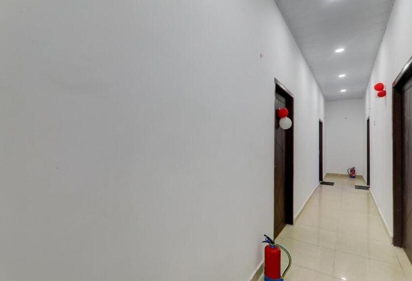 בית מלון כפרי Oyo Rooms Barabanki