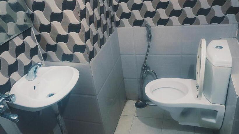 酒店 The Knights Inn