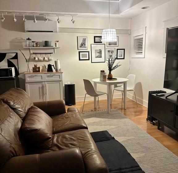 ペンション Classic Luxury Tudor And Garden Studio