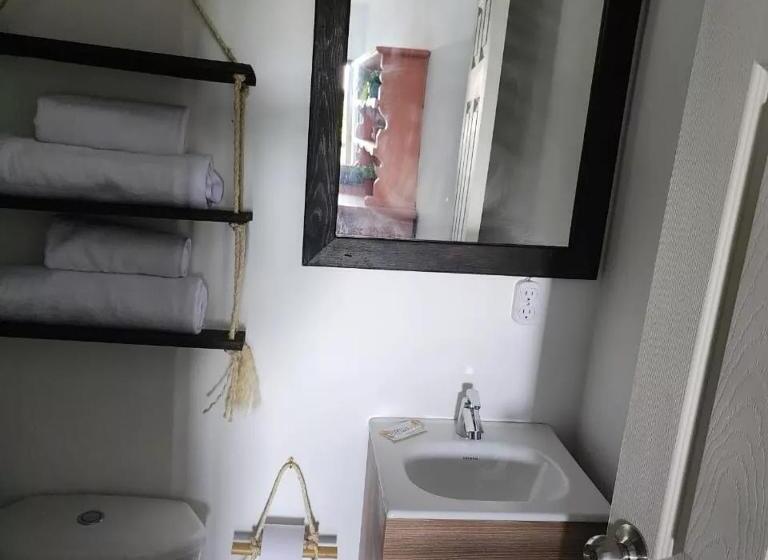 ペンション Hostal Restaurante Checha