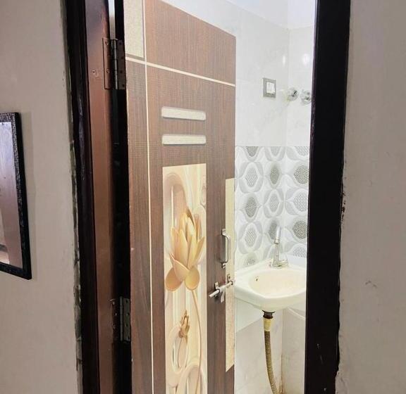 Пансион Sharma Hotel Run By Shivalaya