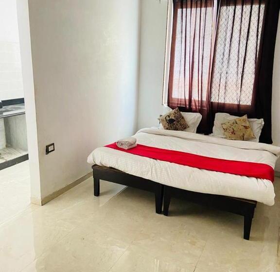 Пансион Sharma Hotel Run By Shivalaya