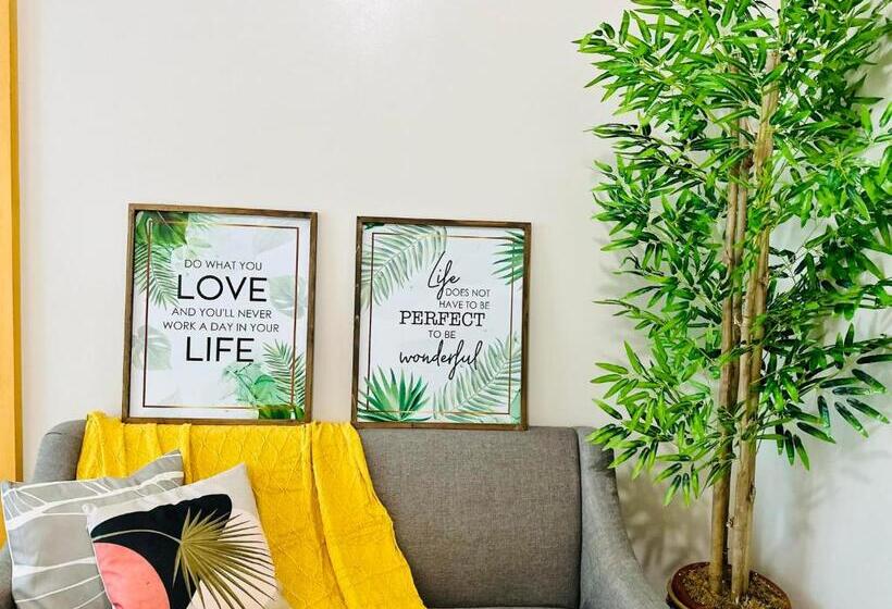 Uptown Bgc 1br Suite Room By Christine Suites Ph