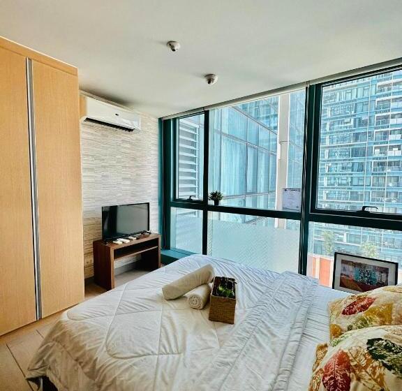 Uptown Bgc 1br Suite Room By Christine Suites Ph