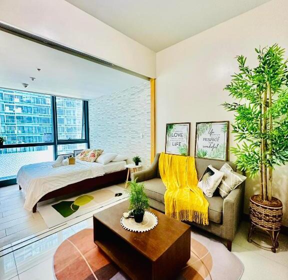 Uptown Bgc 1br Suite Room By Christine Suites Ph