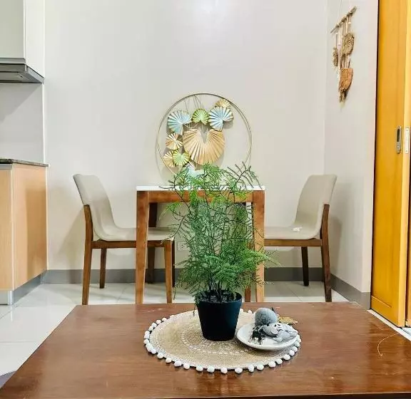 Uptown Bgc 1br Suite Room By Christine Suites Ph