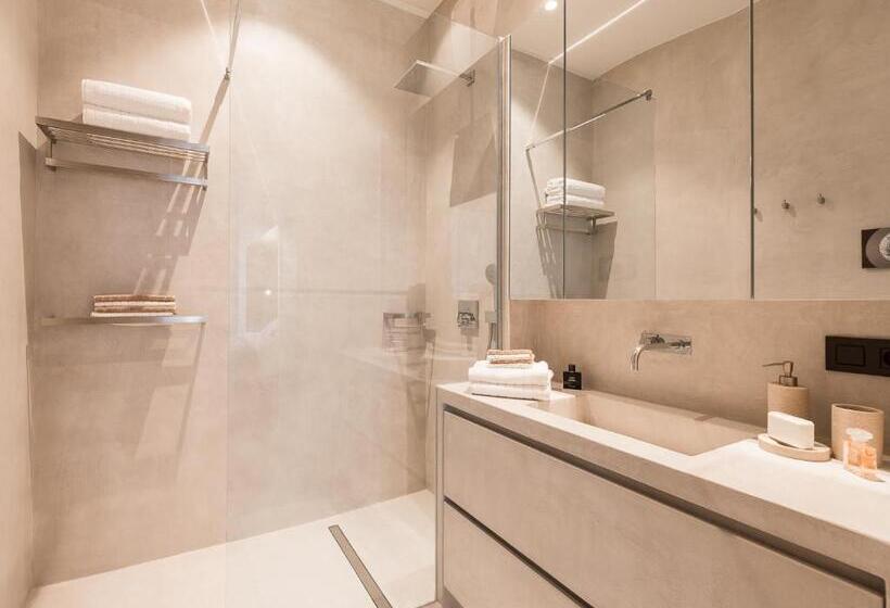 Downtown Brussels Splendor Suites