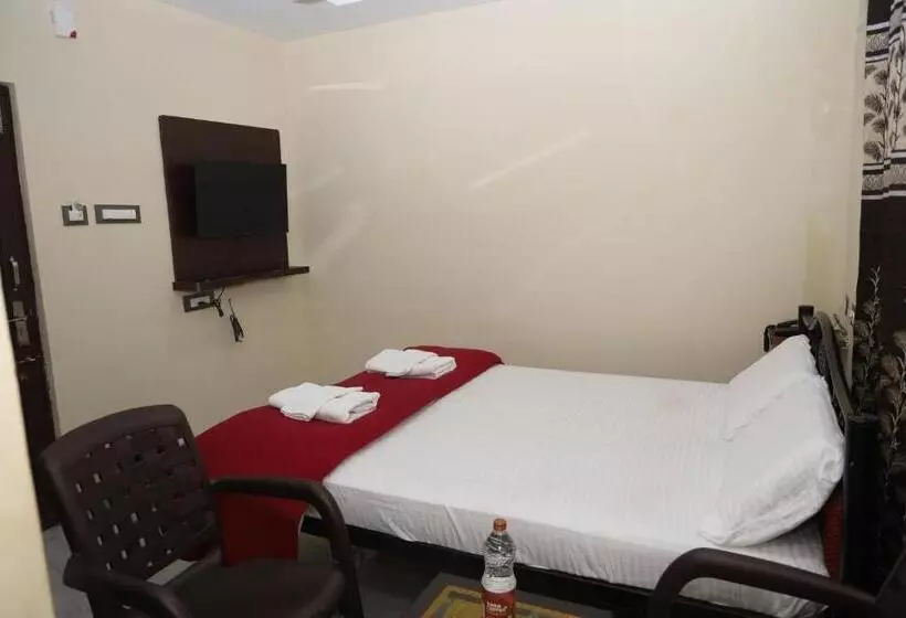 Hotelli Anand Grand And Lodge