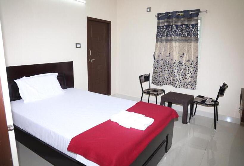 ホテル Anand Grand And Lodge