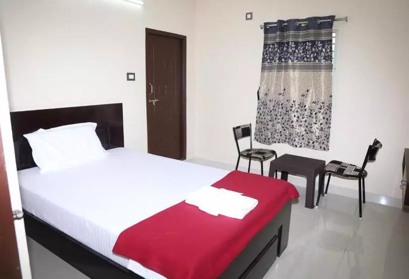 Hotelli Anand Grand And Lodge