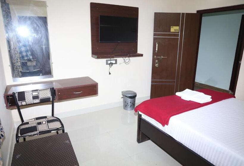 ホテル Anand Grand And Lodge