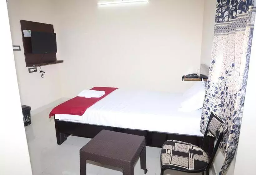 Hotelli Anand Grand And Lodge