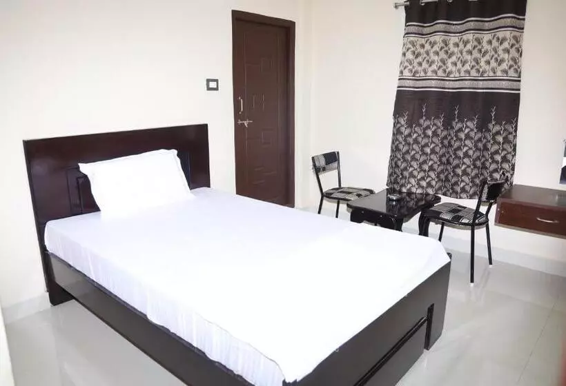 Hotelli Anand Grand And Lodge
