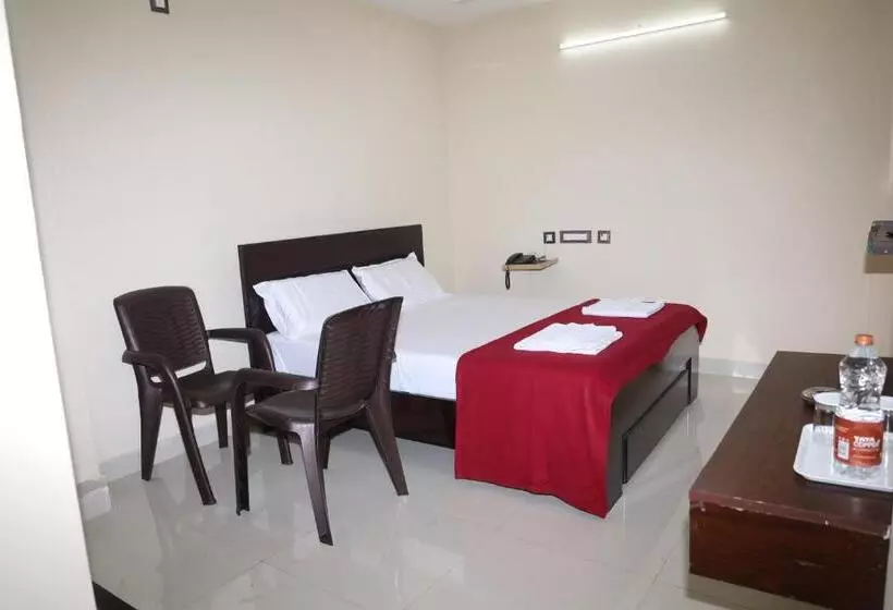 Hotelli Anand Grand And Lodge