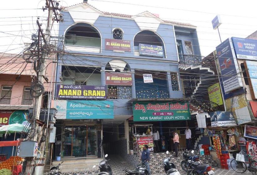 ホテル Anand Grand And Lodge