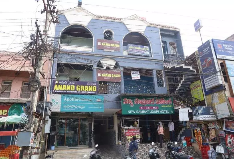 Hotelli Anand Grand And Lodge