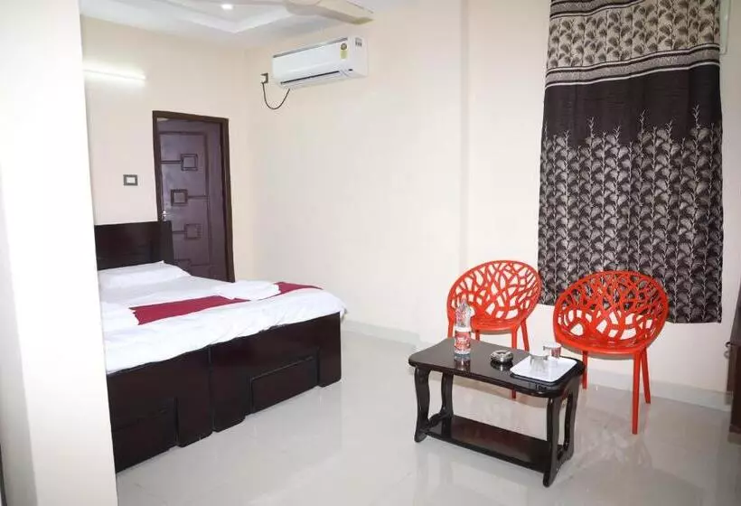 Hotelli Anand Grand And Lodge