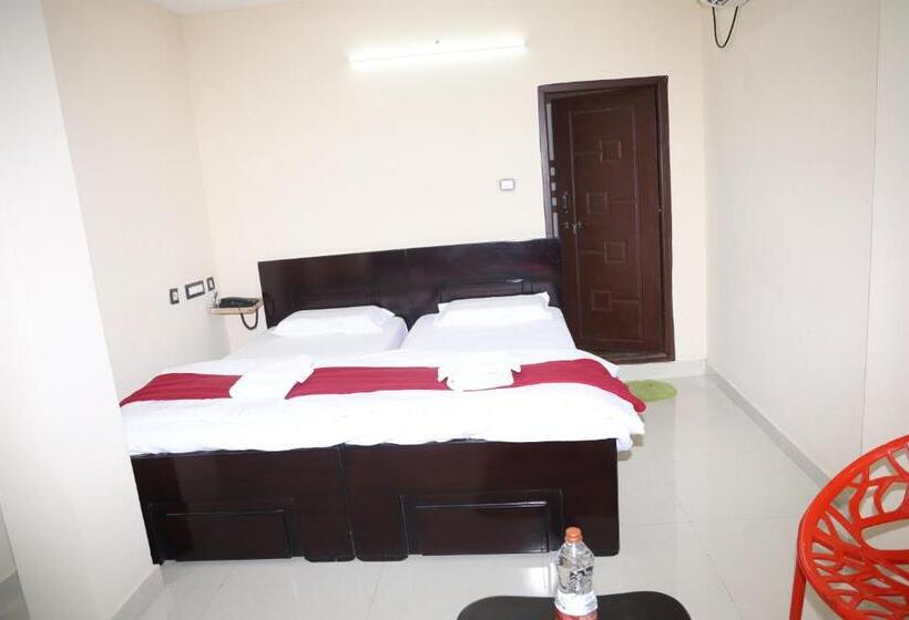 ホテル Anand Grand And Lodge