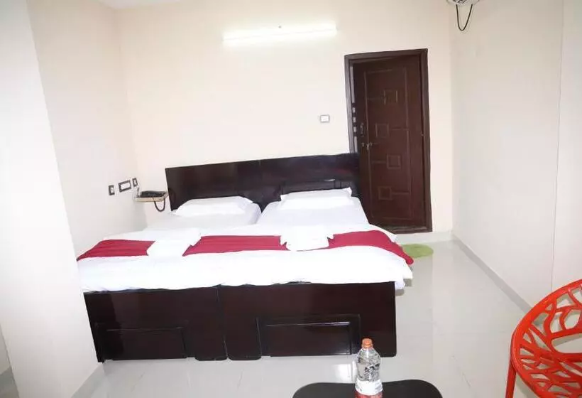 Hotelli Anand Grand And Lodge