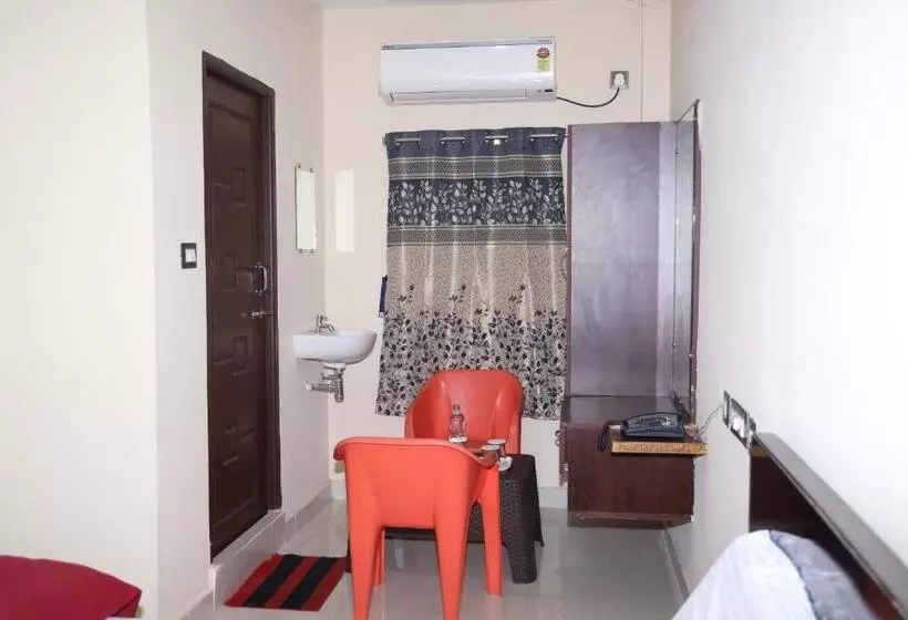 Hotelli Anand Grand And Lodge
