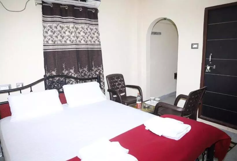 Hotelli Anand Grand And Lodge