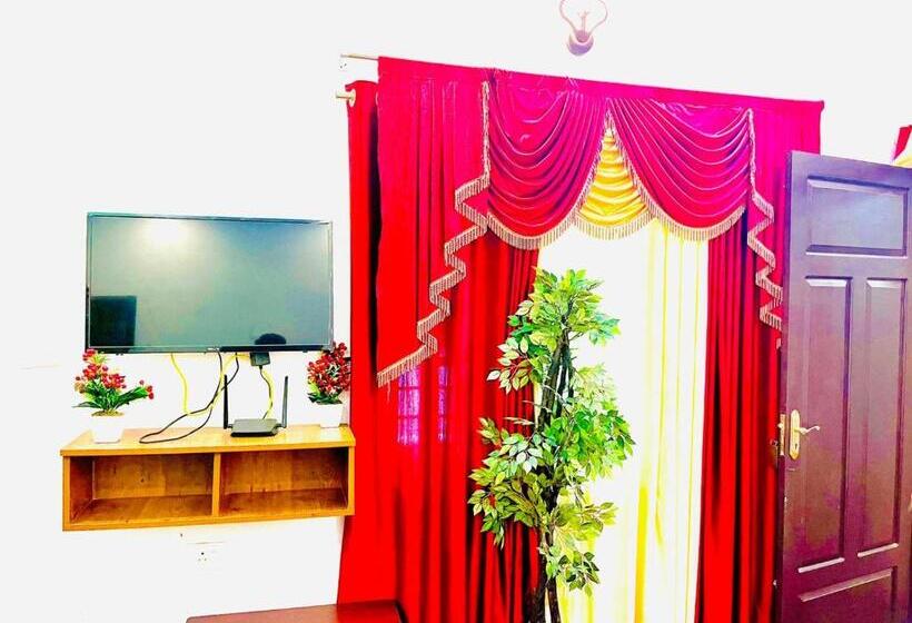 ホテル Golden Leaf Munnar