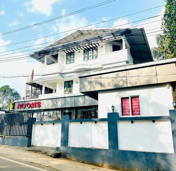 ホテル Golden Leaf Munnar