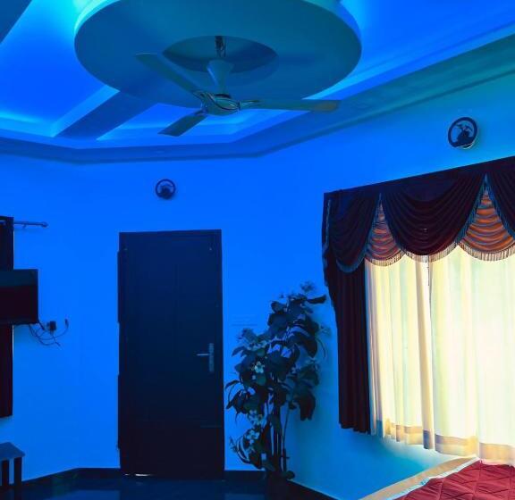 ホテル Golden Leaf Munnar