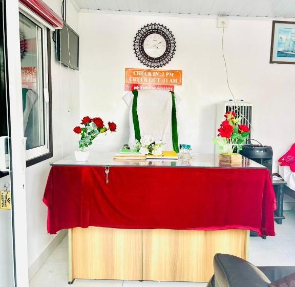 ホテル Golden Leaf Munnar