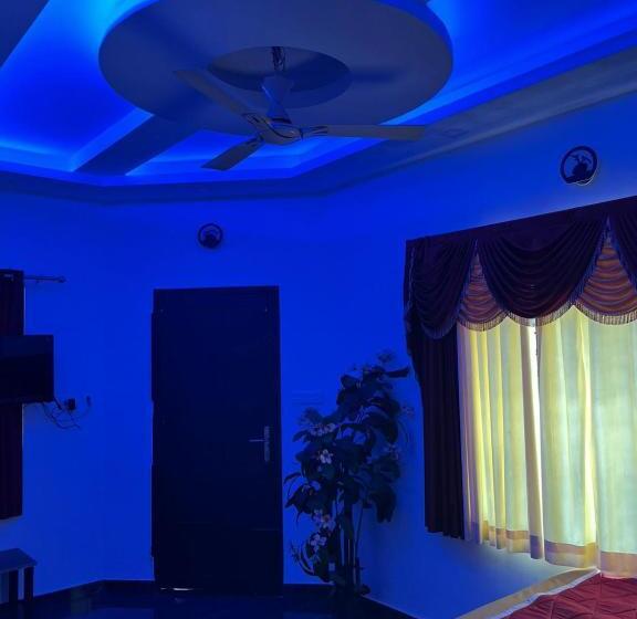 ホテル Golden Leaf Munnar