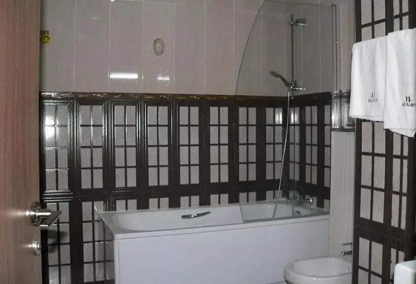 هتل Hôtel Lina