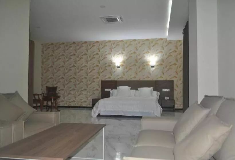 هتل Hôtel Lina