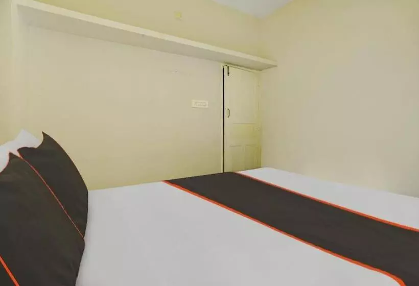 ホテル Oyo Thaikkattukara Residency