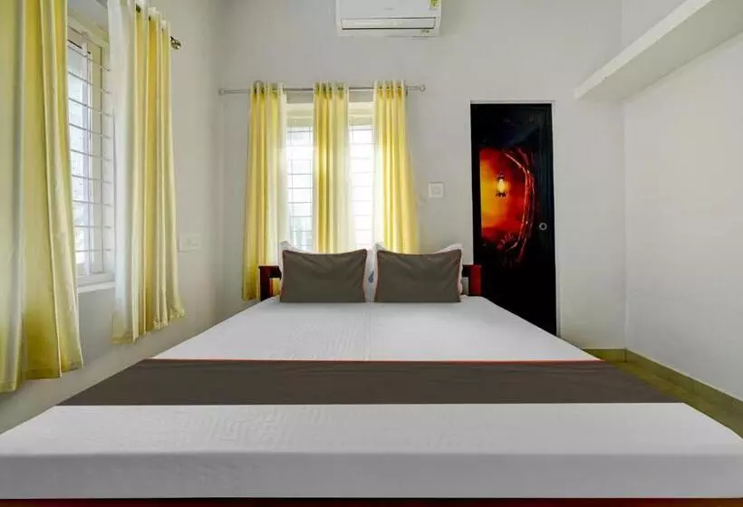 ホテル Oyo Thaikkattukara Residency