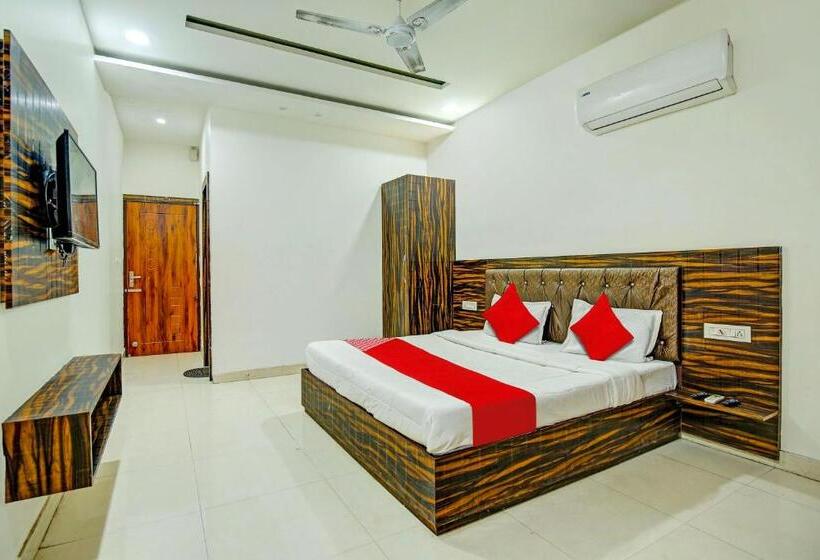 Town House Cafe And Hotel, Kurukshetra