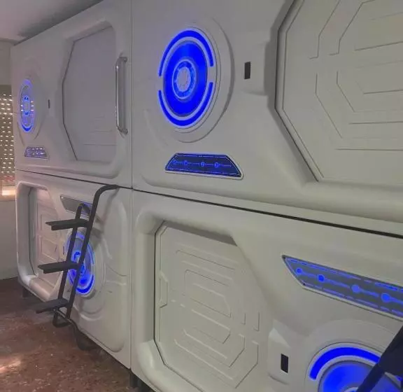 پانسیون Just Hostel Capsules