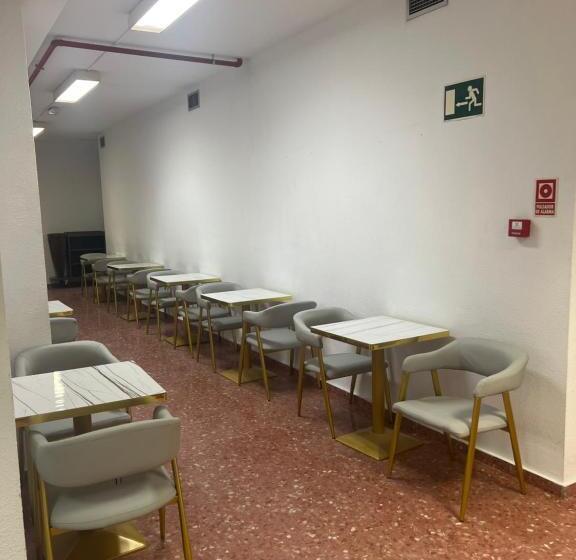 پانسیون Just Hostel Capsules