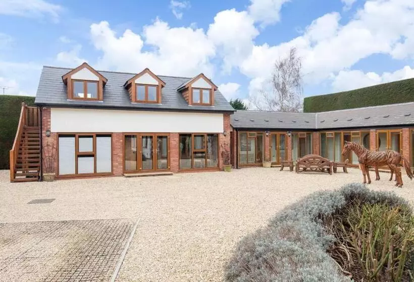 Stable Lodge   Boutique Bed & Breakfast