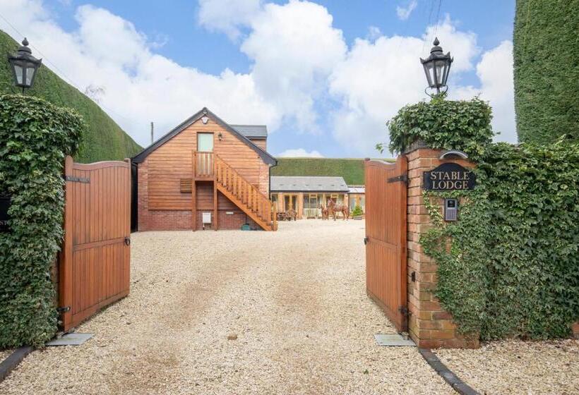 Stable Lodge   Boutique Bed & Breakfast