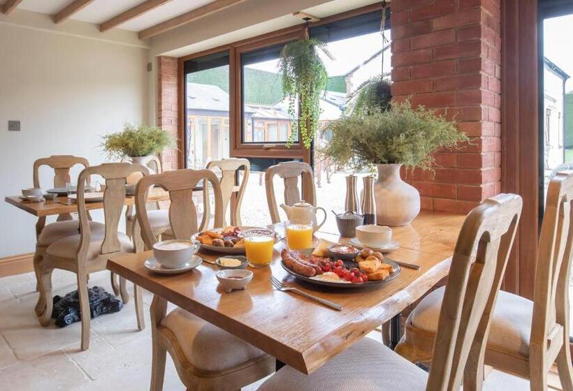 Stable Lodge   Boutique Bed & Breakfast