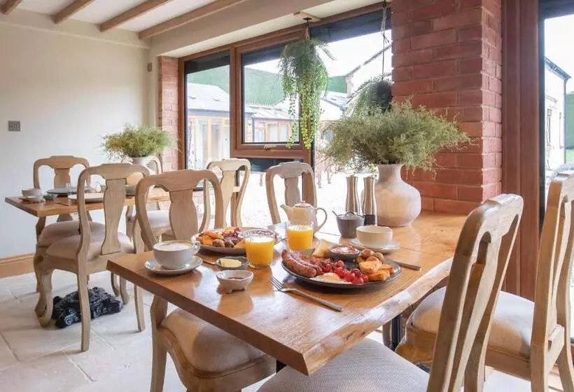 Stable Lodge   Boutique Bed & Breakfast