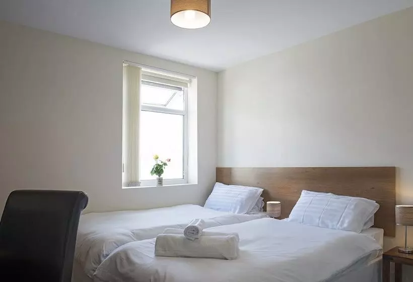 Aamiaismajoitus (B&B) Cargo Cafe Apartments