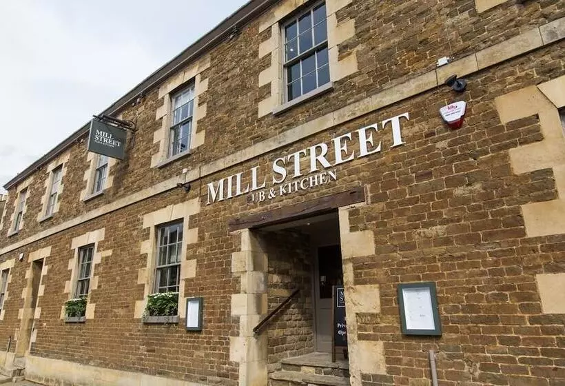 تختخواب و صبحانه Mill Street Pub & Kitchen