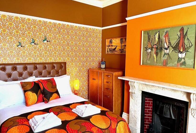 Bed and Breakfast Snooze