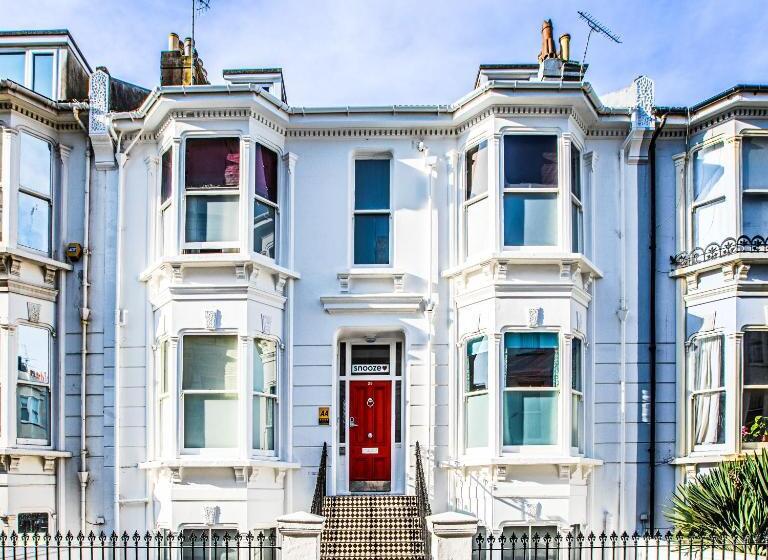 Bed and Breakfast Snooze