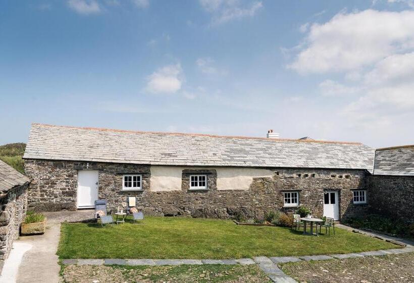 Bed and Breakfast Trevigue Farm