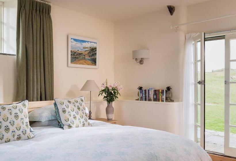 Bed and Breakfast Trevigue Farm