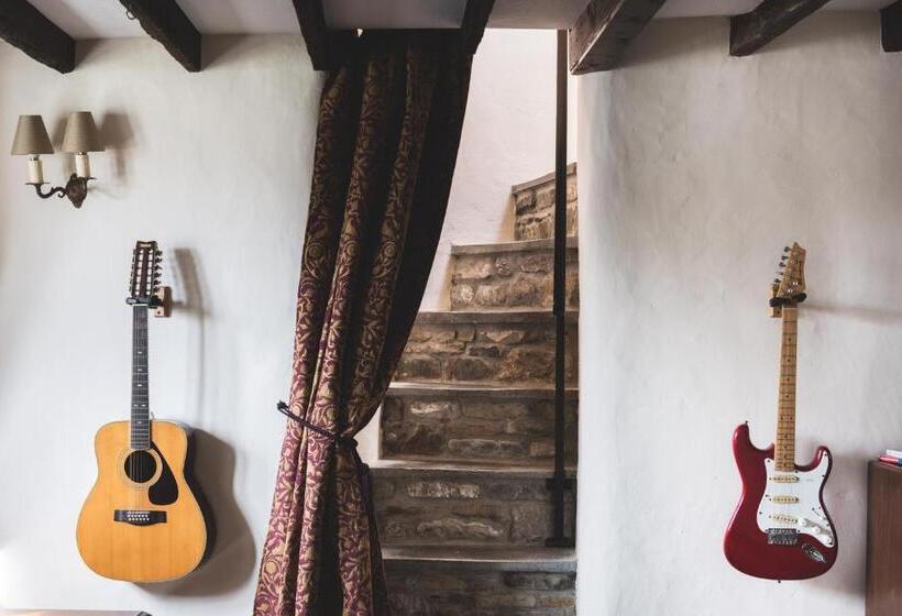 Bed and Breakfast Trevigue Farm