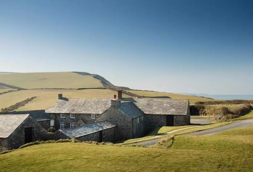 Bed and Breakfast Trevigue Farm